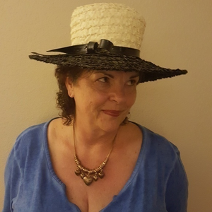 DERBY CHURCH TEA CREAM WOVEN STRAW HAT WITH‎ BLACK PATENT TRIM BOW